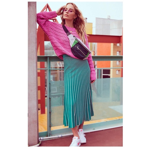 ASTR the label Yuri Pleated Midi Skirt - Picture 3 of 5